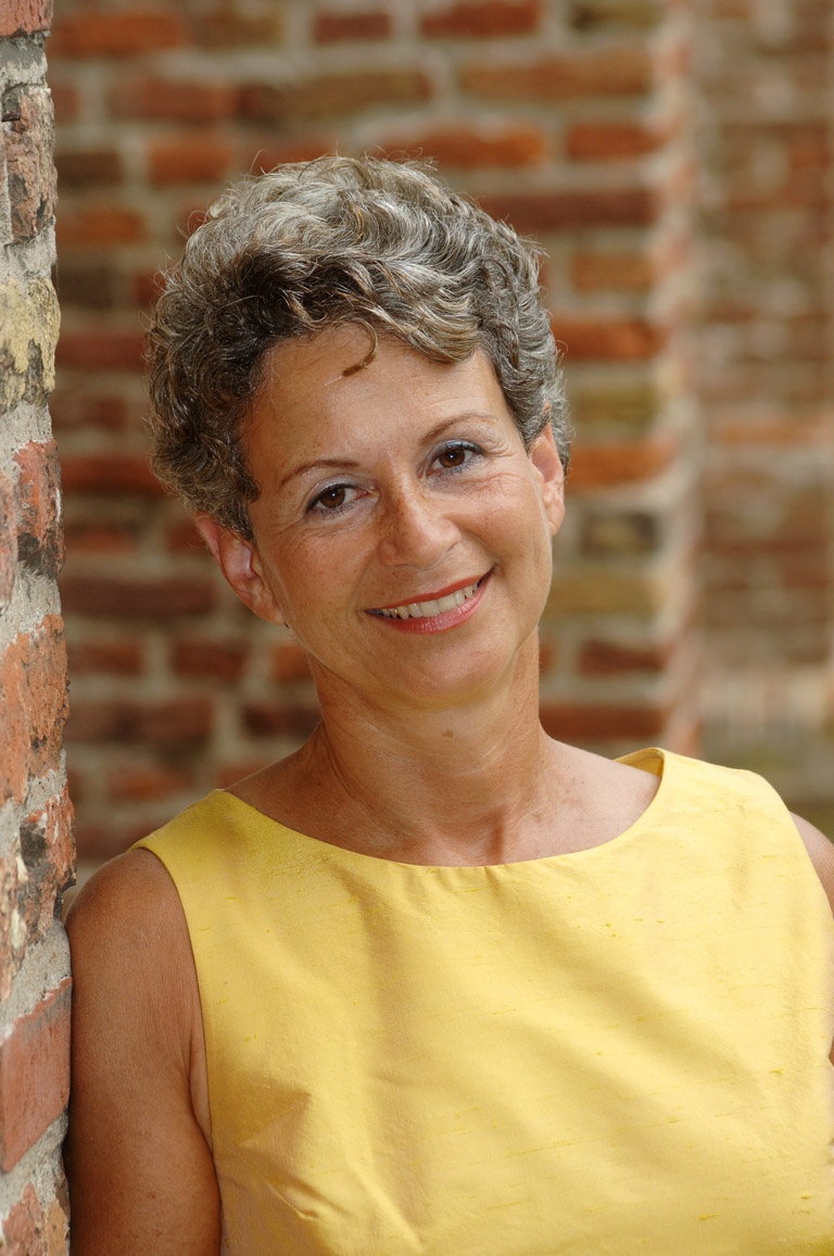Giselle Ecury